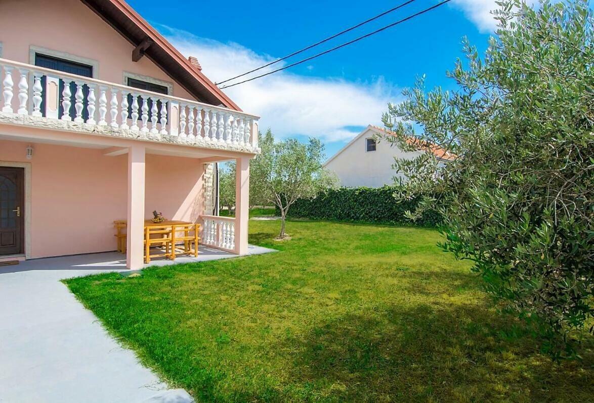 Vacation House Maslina Rupalj Eksteriør bilde