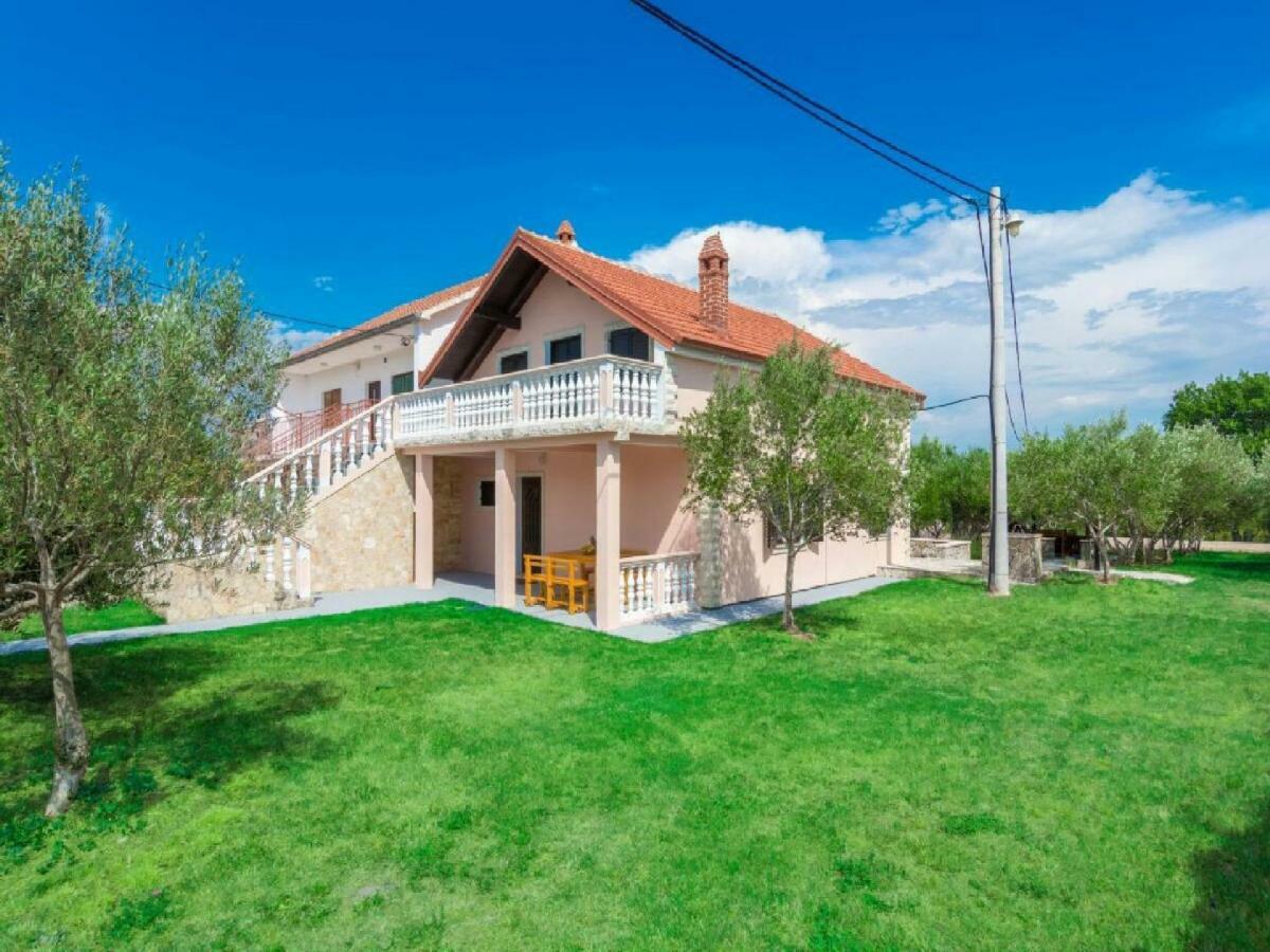 Vacation House Maslina Rupalj Eksteriør bilde