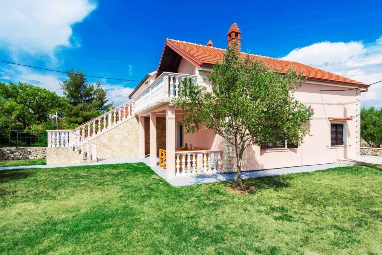 Vacation House Maslina Rupalj Eksteriør bilde