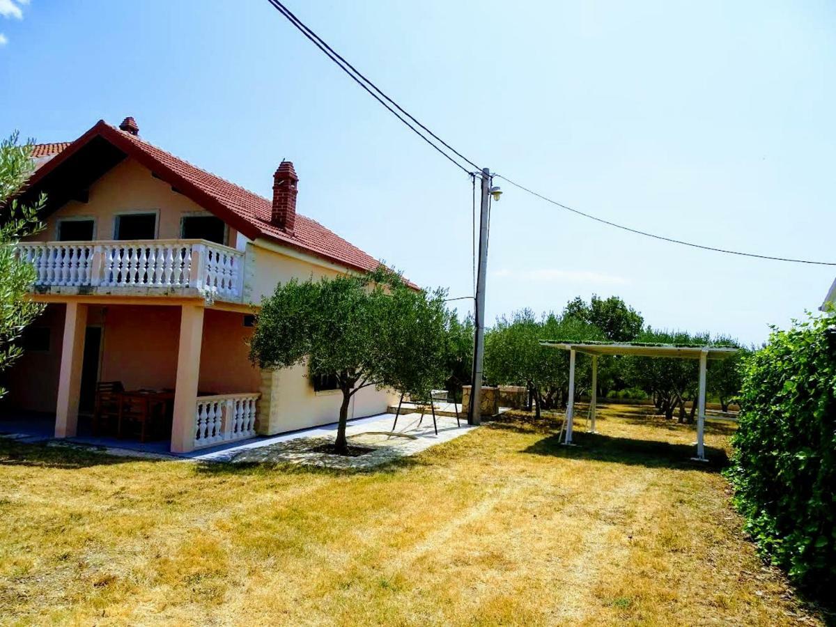 Vacation House Maslina Rupalj Eksteriør bilde